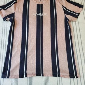Hollister Men's Medium t-shirt
